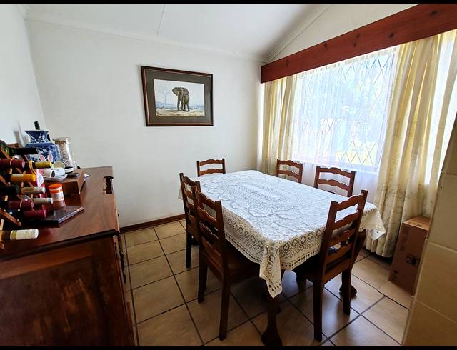 5 BEDROOM HOUSE FOR SALE IN UVONGO